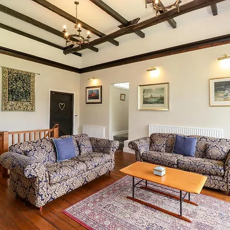 Holiday home End
